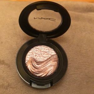 Mac extra dimension smoky mauve eyeshadow